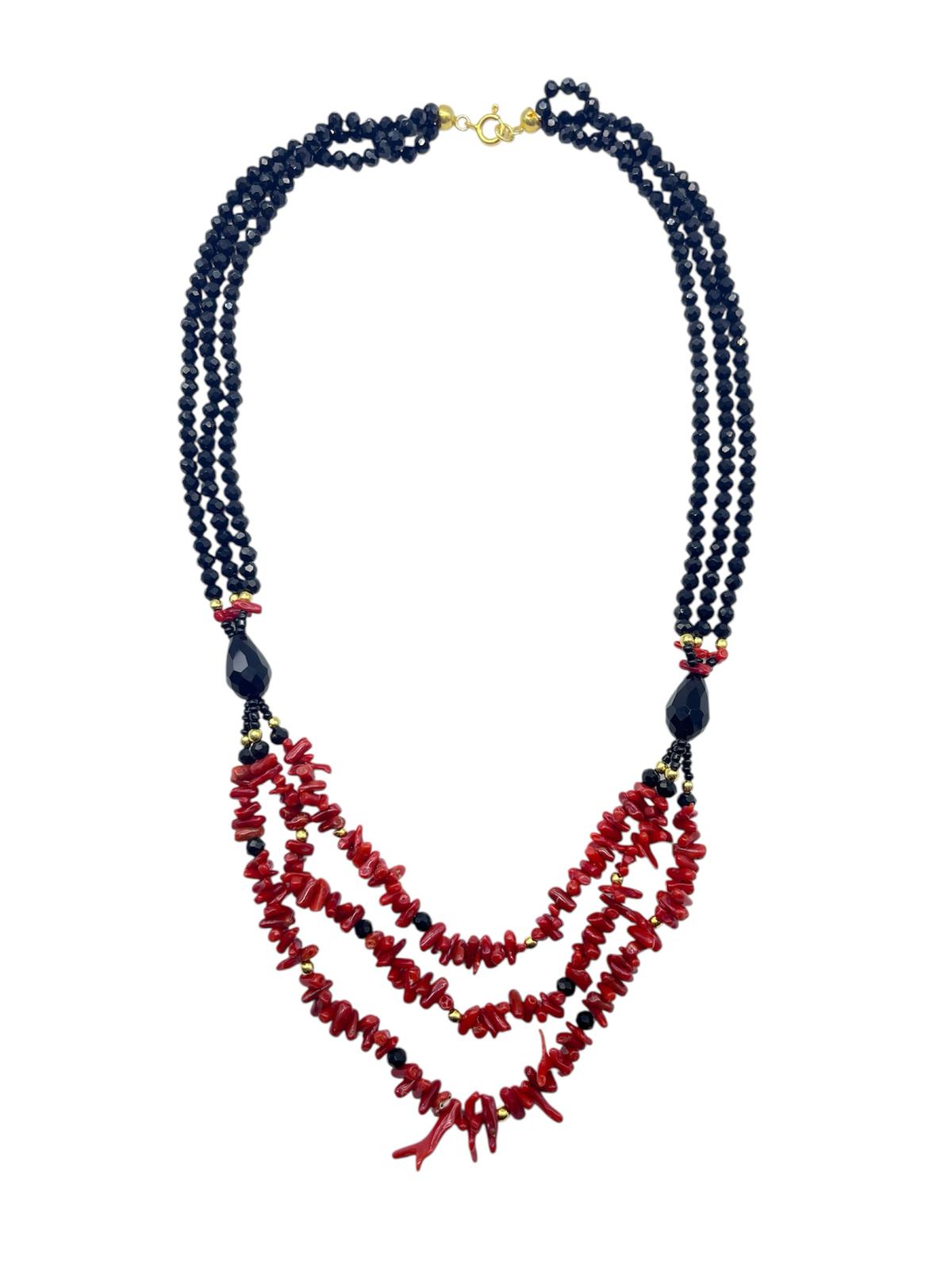 -donna-gioielli-collane-con-pietre-collana-art-coral-gioielli-corallo-ed-onice-sfaccettato