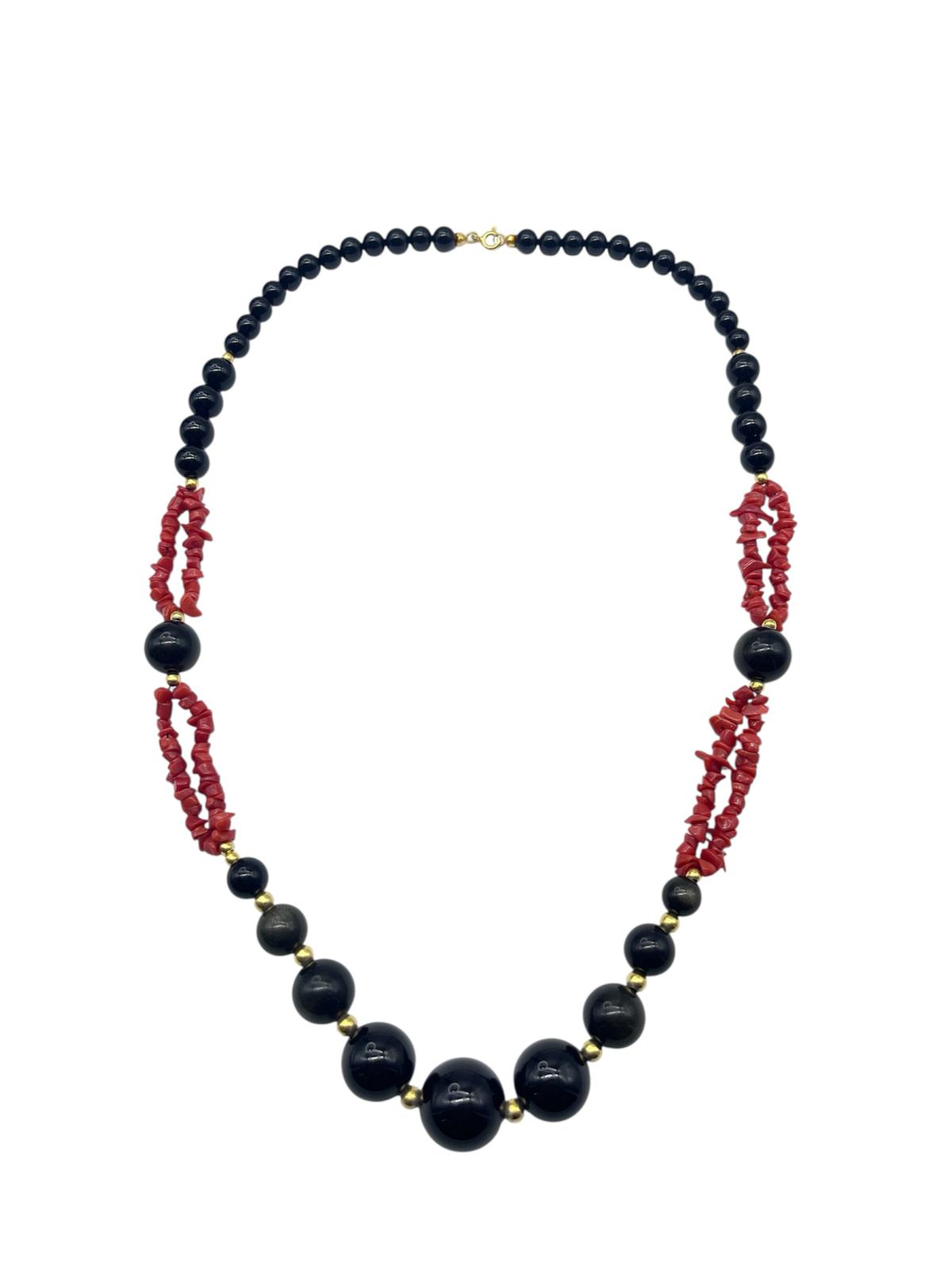 -donna-gioielli-collane-con-pietre-collana-art-coral-gioielli-corallo-e-sfere-di-onice